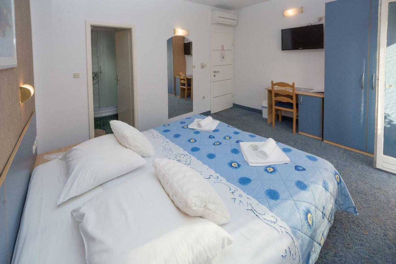Rooms Ana Stobreč エクステリア 写真