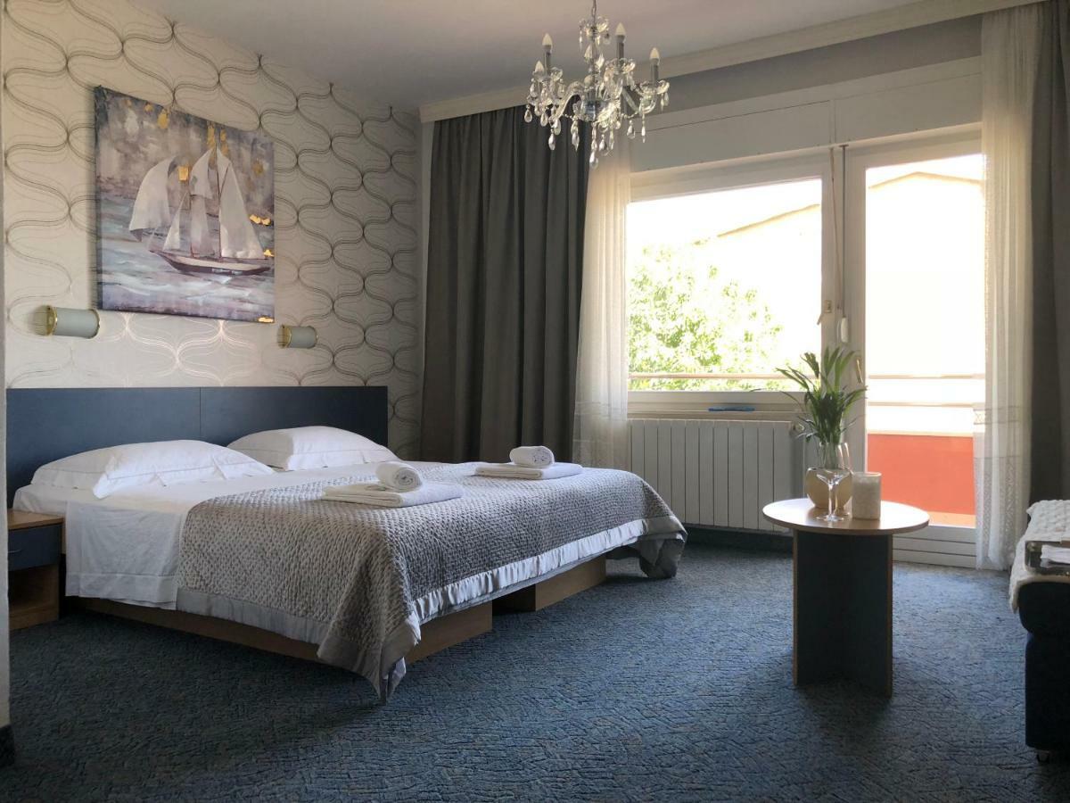 Rooms Ana Stobreč エクステリア 写真