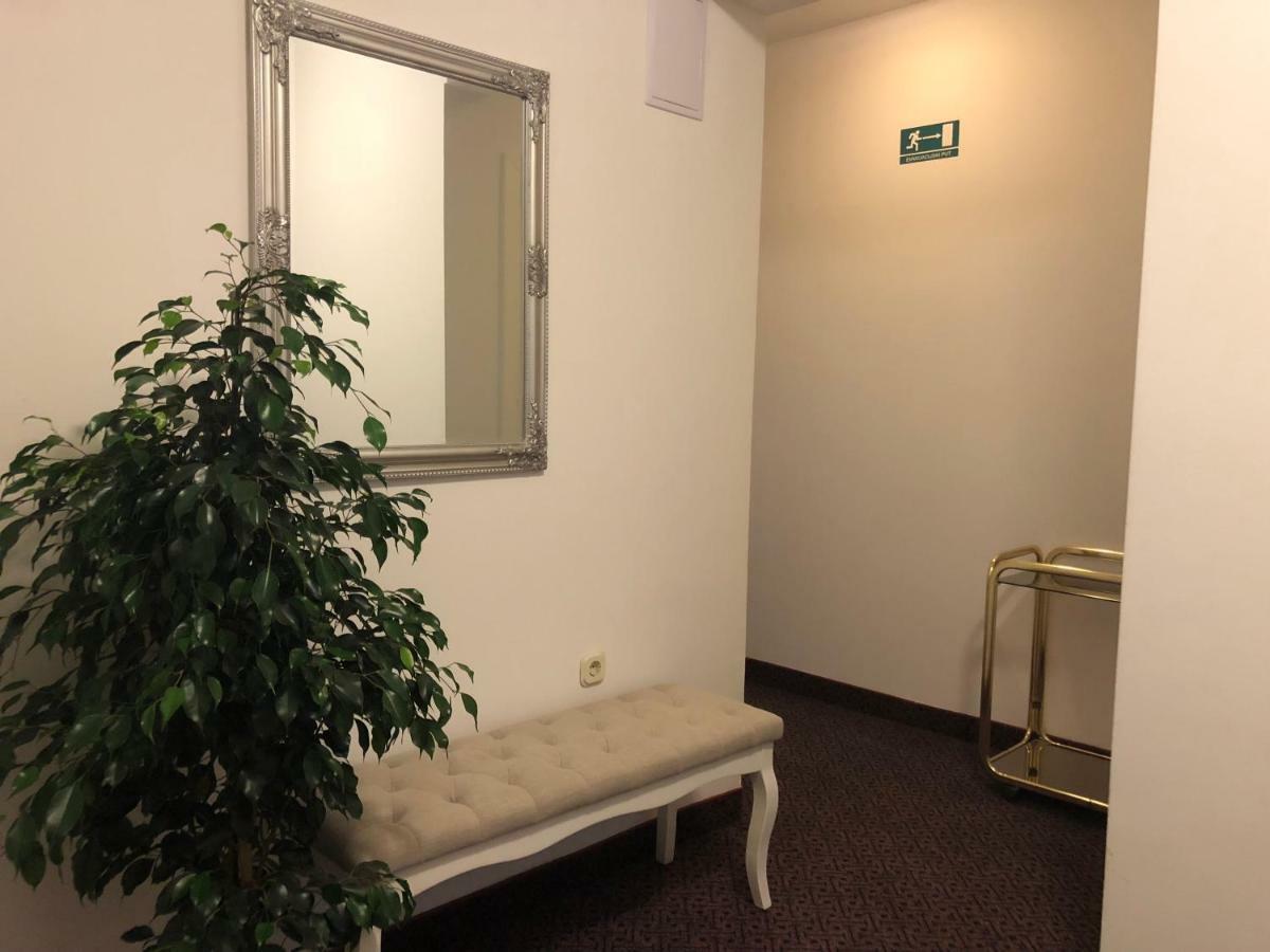 Rooms Ana Stobreč エクステリア 写真